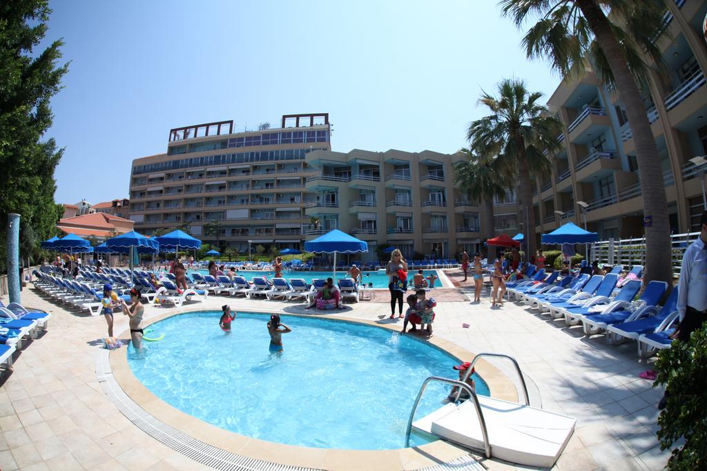 San Stephano Resort Μπατρούν Εξωτερικό φωτογραφία
